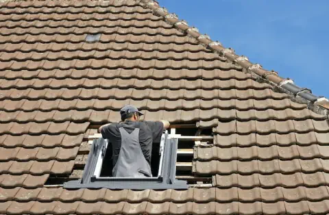 Pose de velux - Saint-Étienne-de-Brillouet